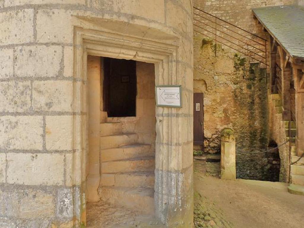 149 CHATEAU DE MONTREUIL BELLAY MAINE ET LOIRE 2016_000049.jpg